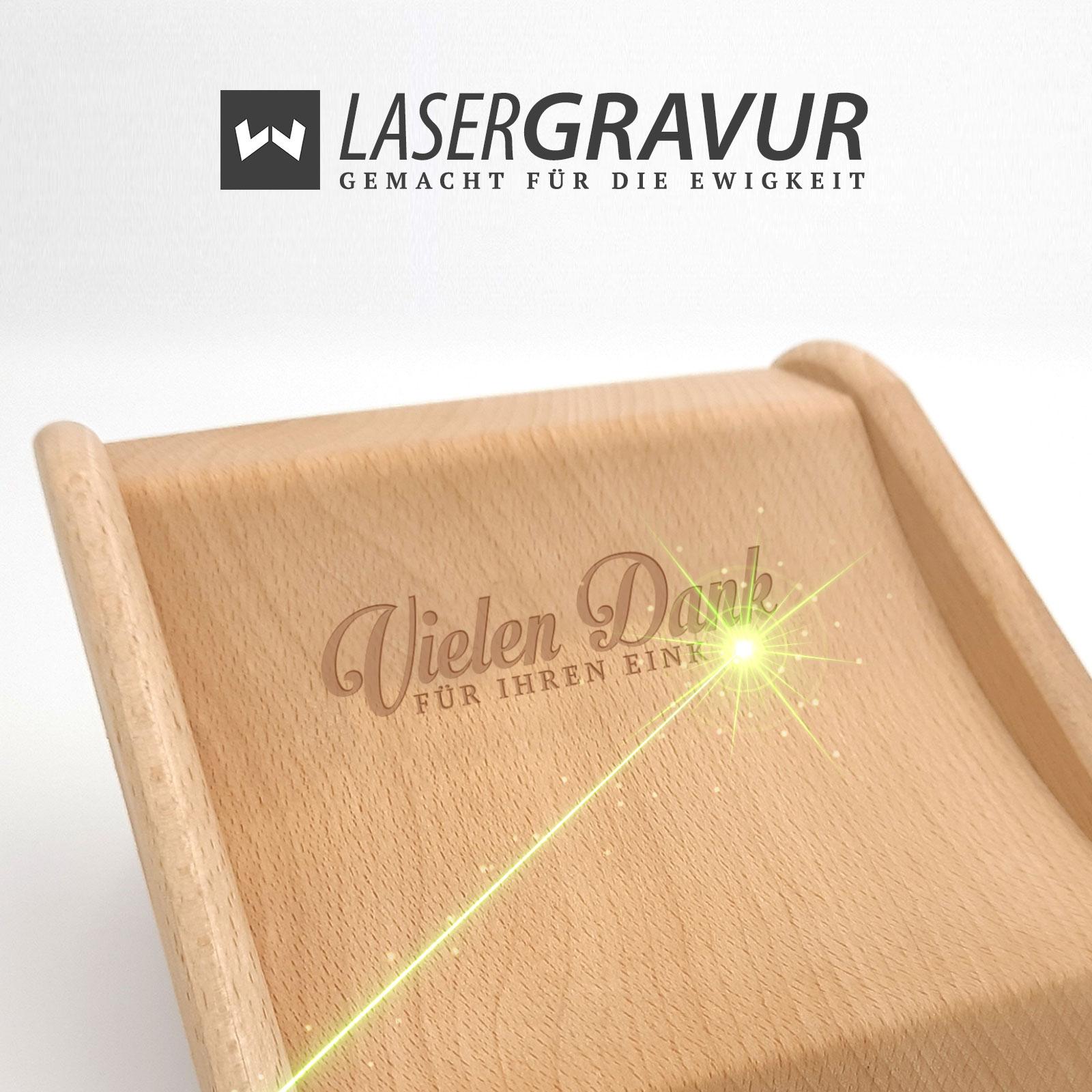 Ein Holzzahlteller mit Lasergravur