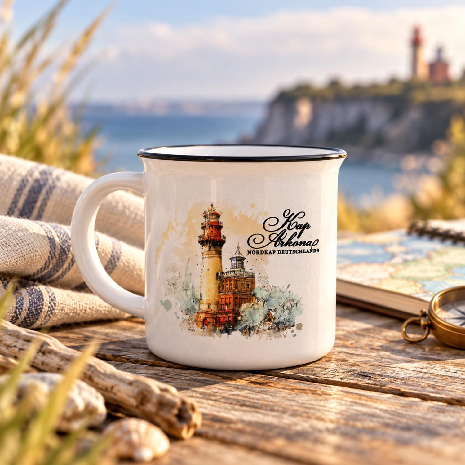 Keramiktasse NORD im Vintage-Look mit farbigem Sublimationsdruck an der Küste