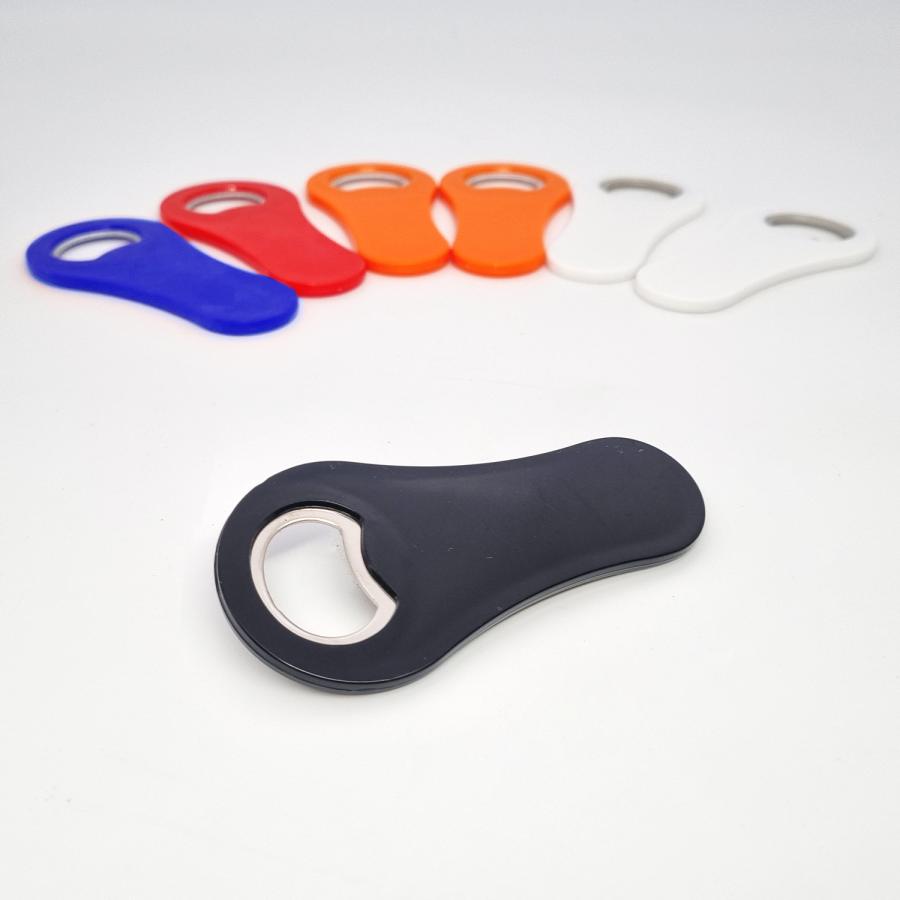 Magnetischer Kunststoff-Flaschenöffner in Weiß, Blau, Orange, Rot und Schwarz