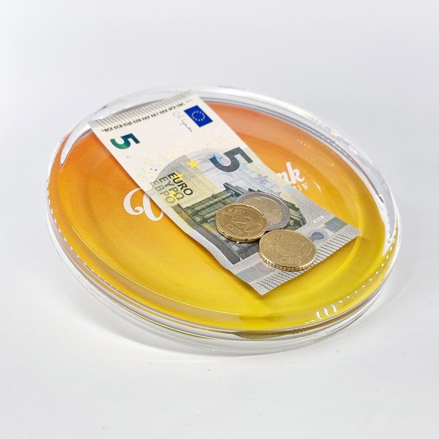 Wechselgeld aus einem ZAHLTELLER, Kassierteller, Geldschale aus Glas, gelb