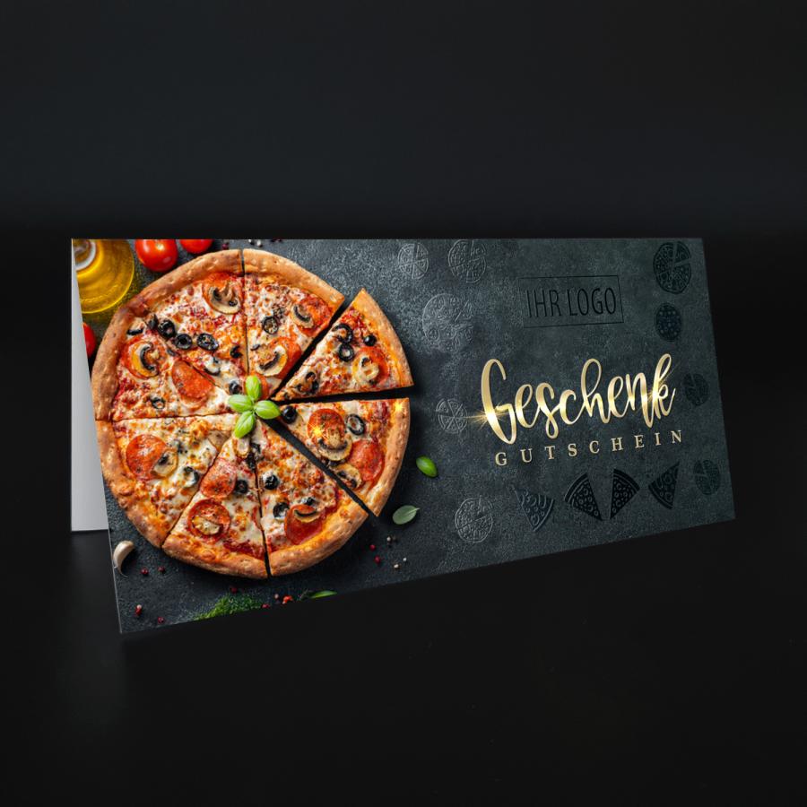 Premium Geschenkgutschein für Pizzeria mit Goldfolie und Soft-Touch, Frontansicht