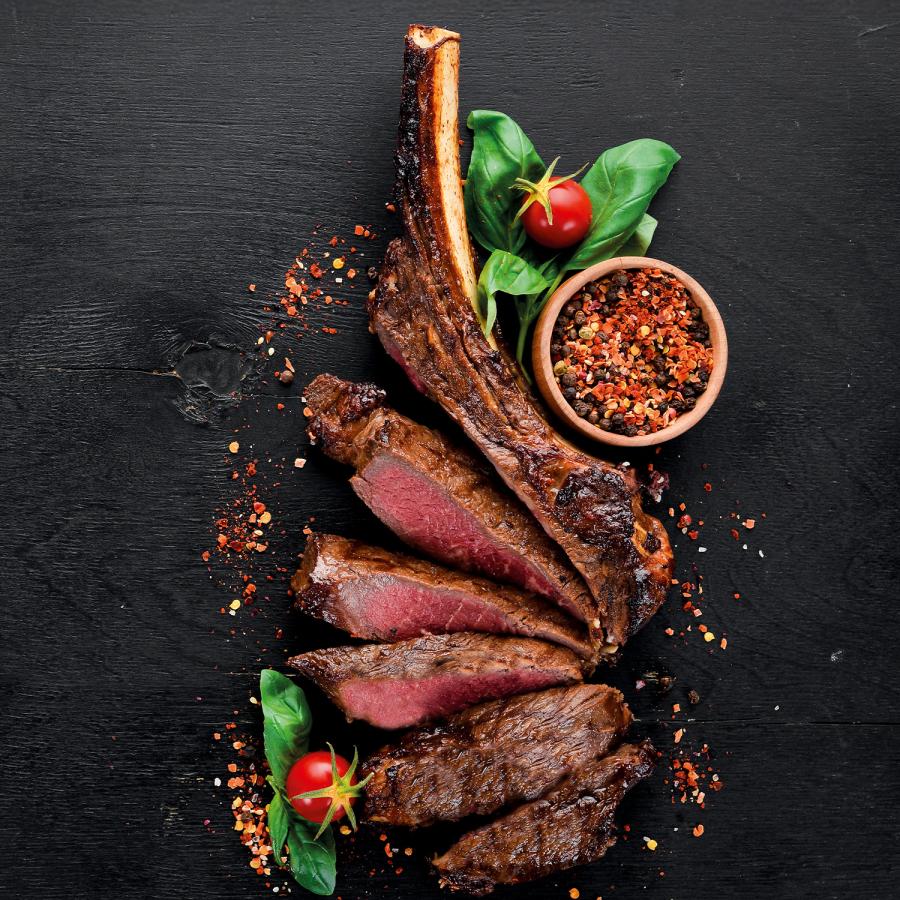 Covermotiv Filet am Knochen und Gewürzen, hochwertig veredelt mit Soft-Touch, Goldfolie und Relieflack