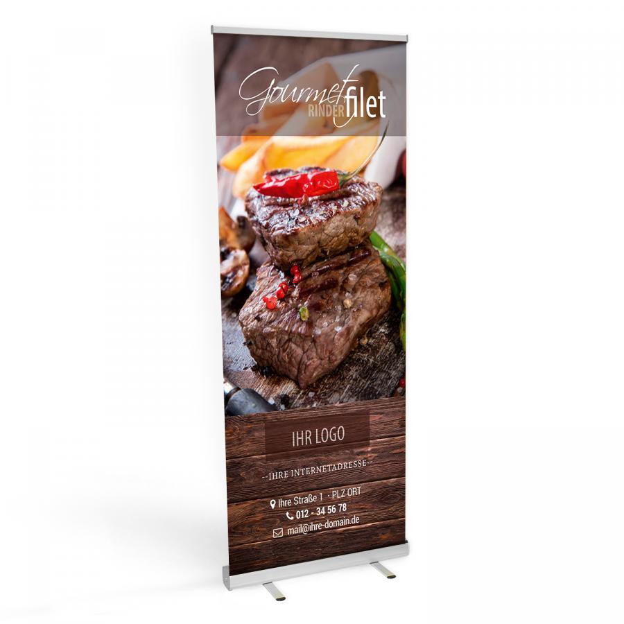Roll-up Banner für Metzger und Fleischer mit Rinderfilet-Motiv – Gourmet Lendenbraten auf rustikalem Holz